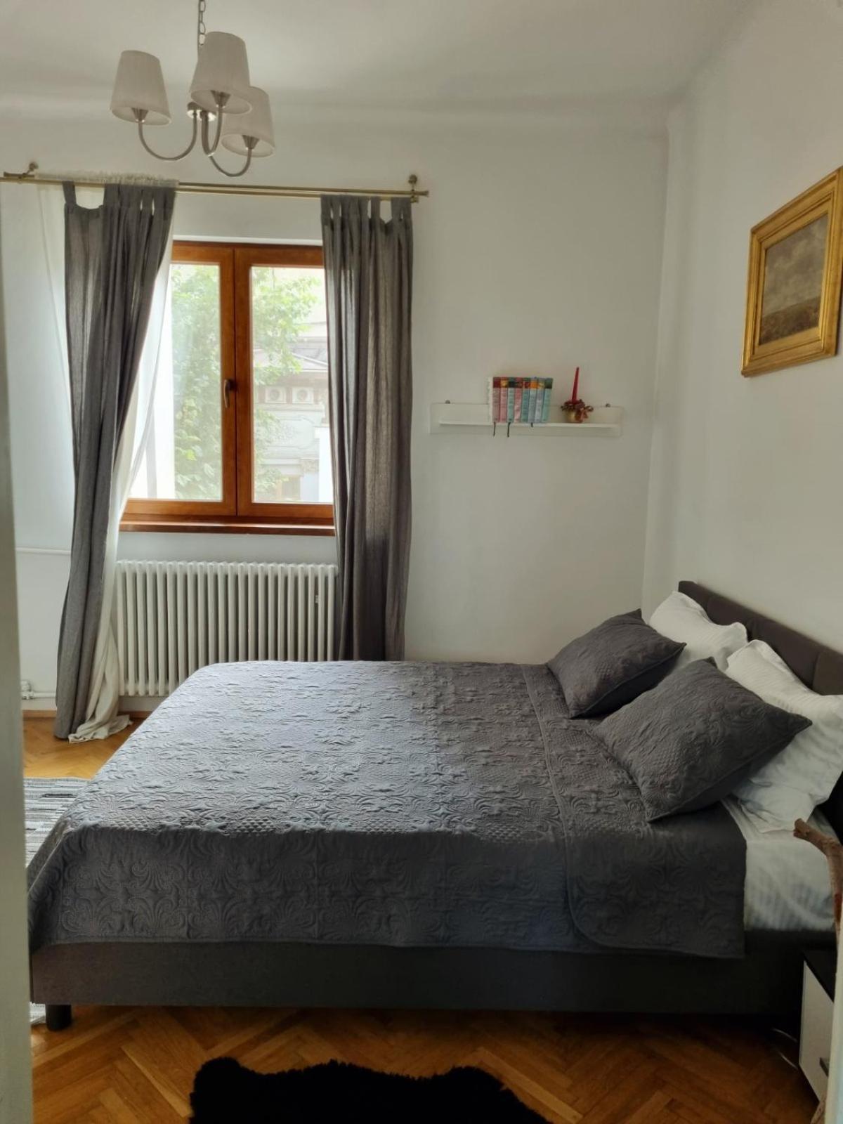 Cozy Apartment Near City Center Bucureşti Ngoại thất bức ảnh